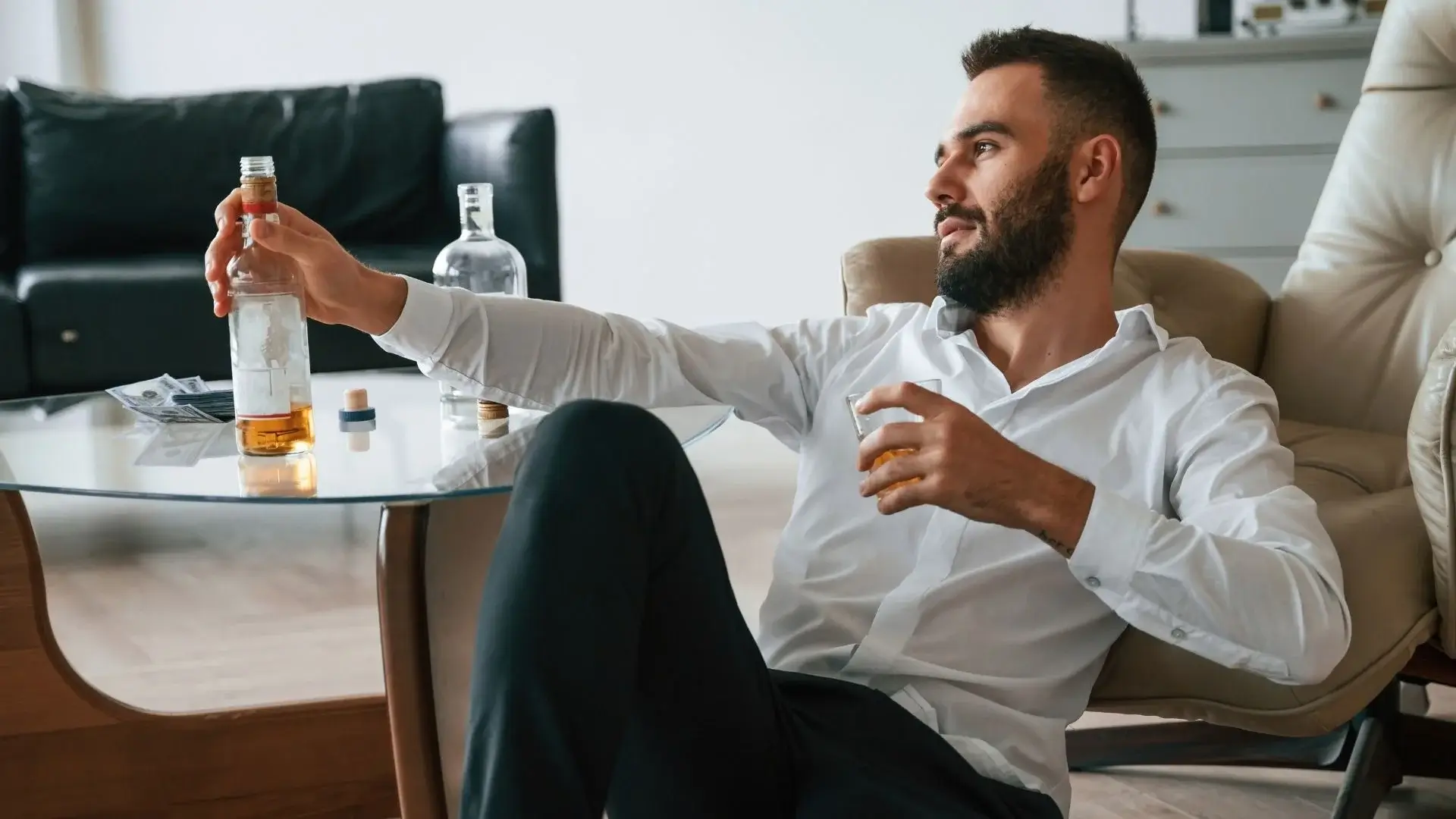 tre muz uvolneni tenze alkoholem